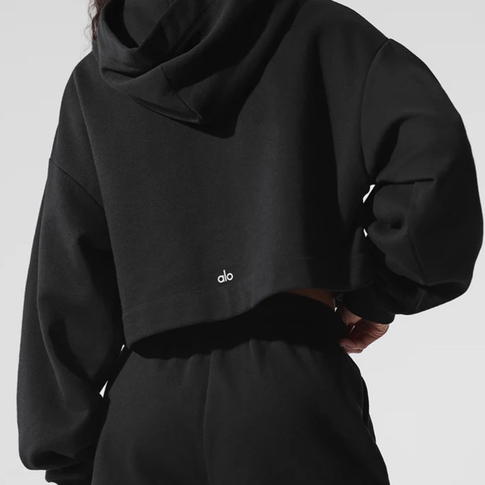 ALO Yoga Black Oversized Cropped Sweatshirt - Picture 2 of 4